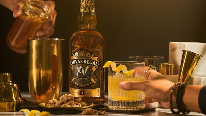 thưởng thức rượu chivas 15 mẫu mới