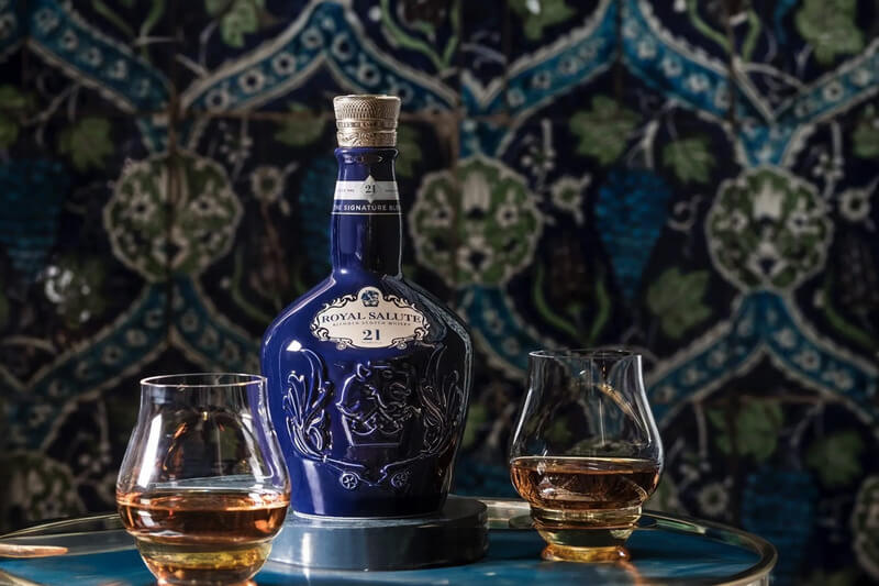 Chivas 21 có thiết kế vẻ ngoài sang trọng quý phái