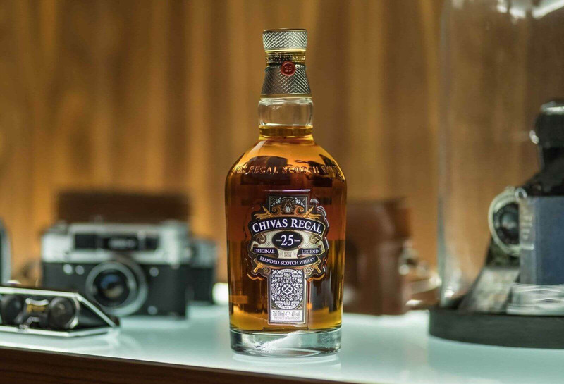 Cách phân biệt rượu Chivas 25 thật giả