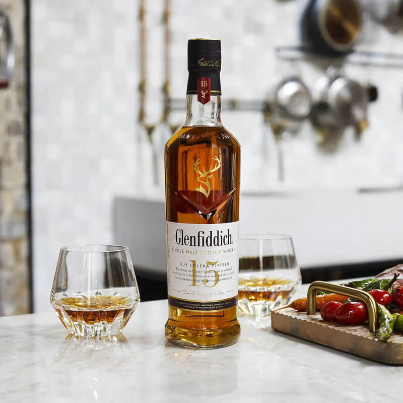 thưởng thức rượu glenfiddich 15